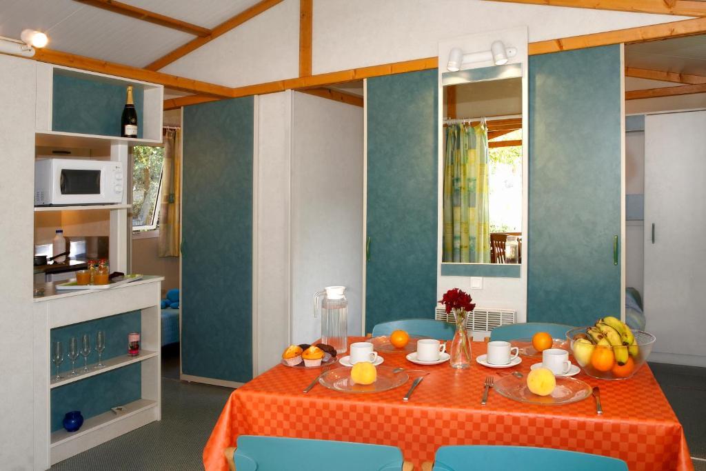 Готель Camping Bassegoda Park Albanya Номер фото