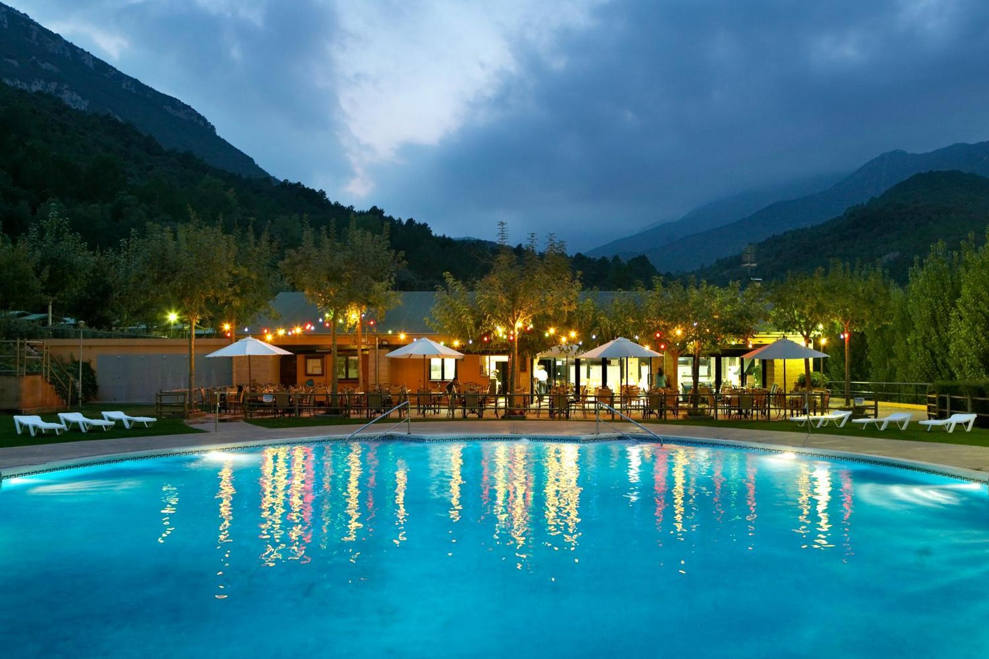 Готель Camping Bassegoda Park Albanya Екстер'єр фото