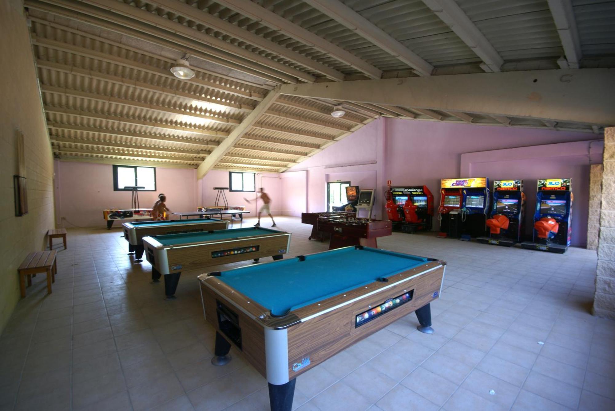 Готель Camping Bassegoda Park Albanya Екстер'єр фото